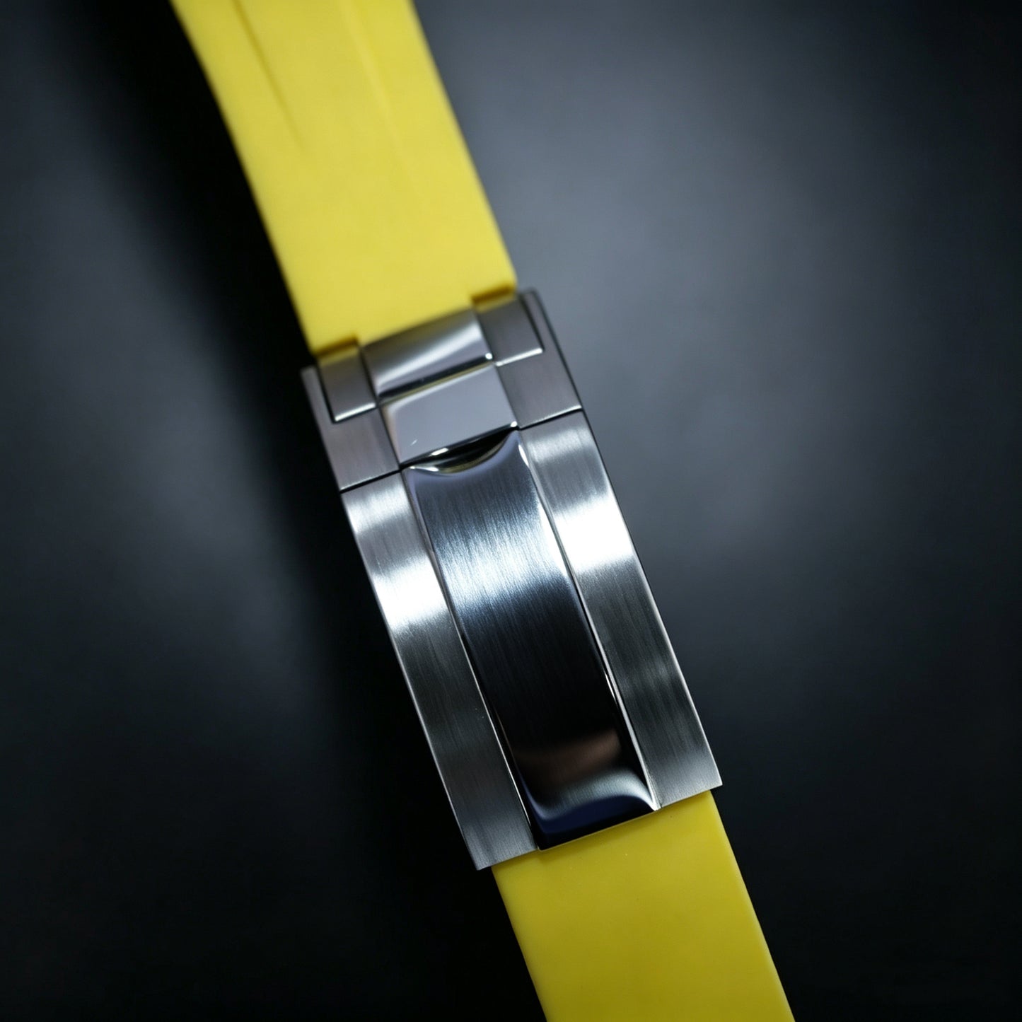 Handmade Custom SpongeBob Mechanical Dive Watch with NH35 Automatic Movement, Full Custom Bikini Bottom Cartoon Dial, Yellow Rubber Strap, Luminous Bezel, Engravable Case Back Bespoke Wristwatch For Anime Fans Limited Edition