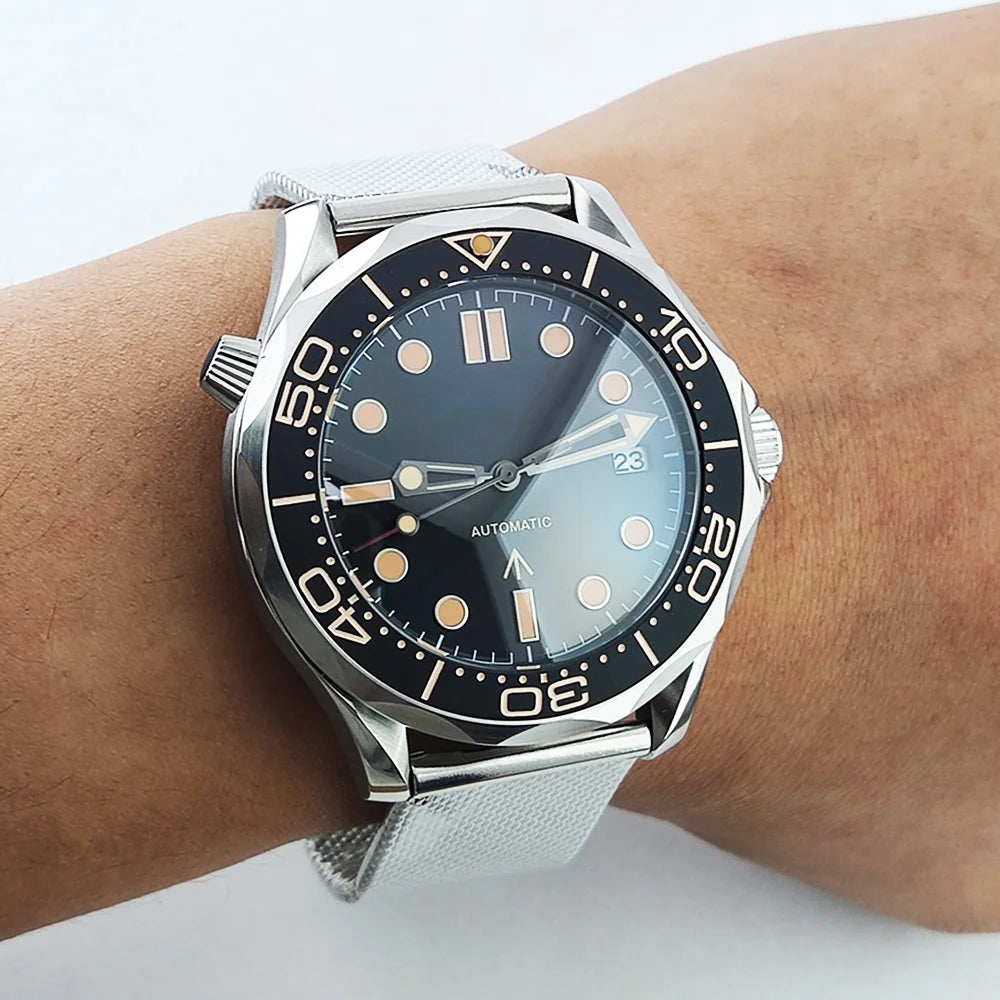 OUMASHI 007 best selling 42mm ceramic bezel waterproof Super luminous sapphire glass NH35 automatic Men's Diving Watch Reloj