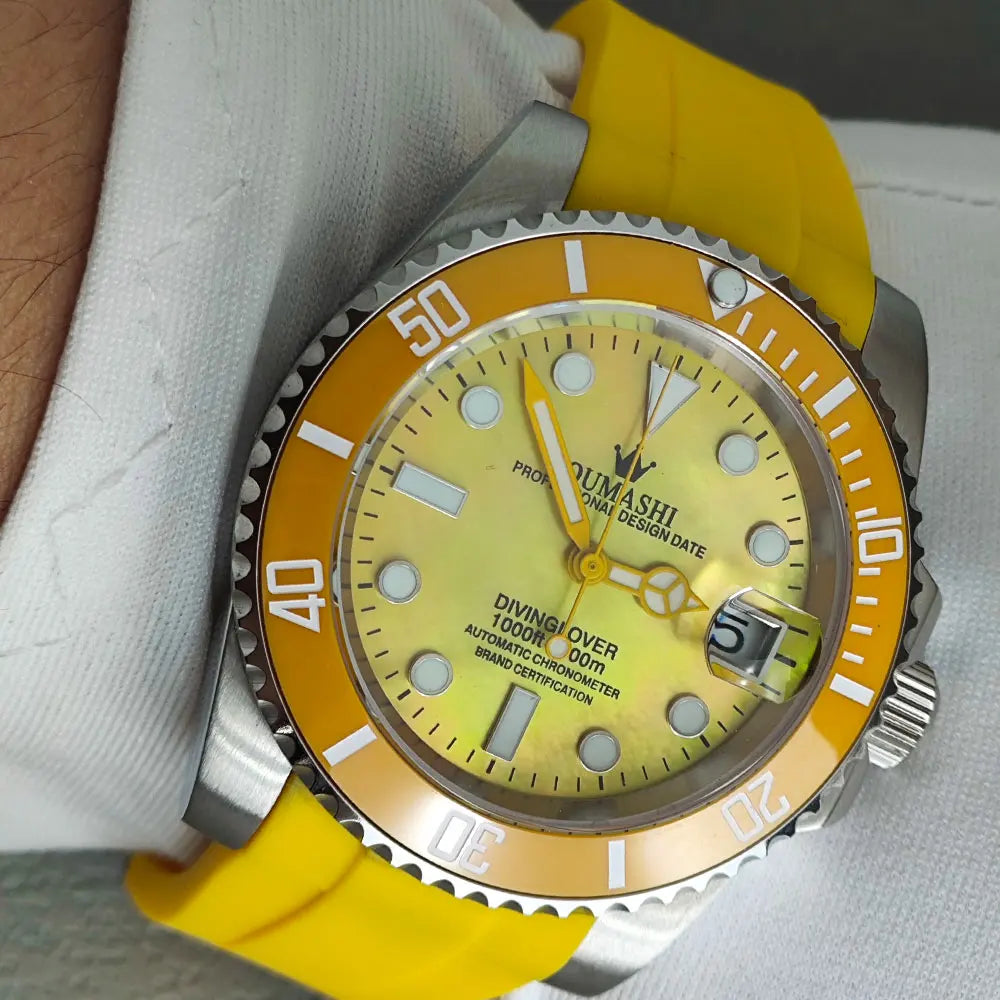 OUMASHI 40mm Mother of-pearl dial NH35 Automatic Mechanical Watch Diver gradient luminous stainless steel case sapphire glass